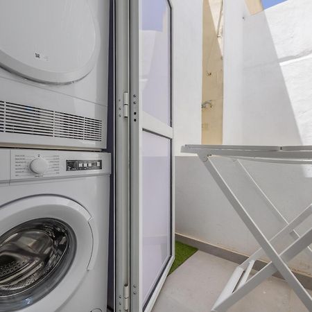 Sleek & Stylish 2Br Accommodation With Large Private Terrace - Close To Saint Julian'S & Tigne Shopping Mall Sliema Exterior photo